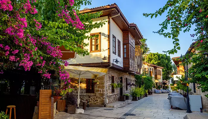 تور آنتالیا   (7 شهریور) با پرواز  TAILWIND